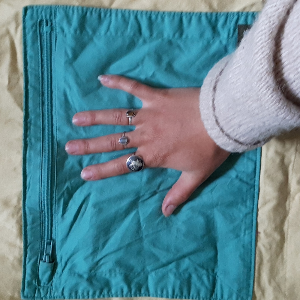 Colour block pullover - Picture 2 of 3